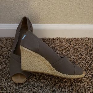 Gray Tom's peep toe wedges